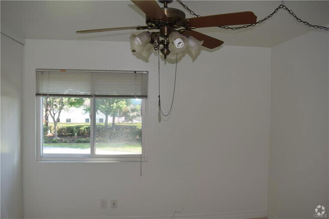 Building Photo - 12 Cosenza Rental