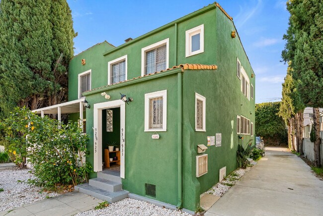 Photo - 929 N Croft Ave