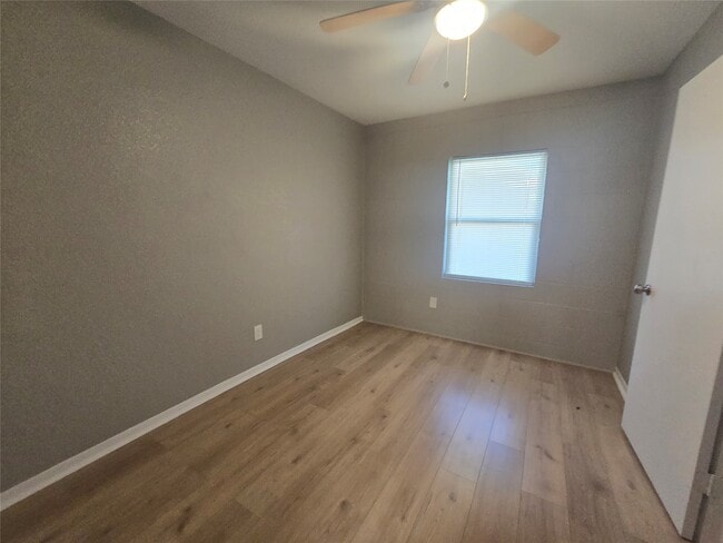 Photo - 4217 Sealy Ave Unidad 6