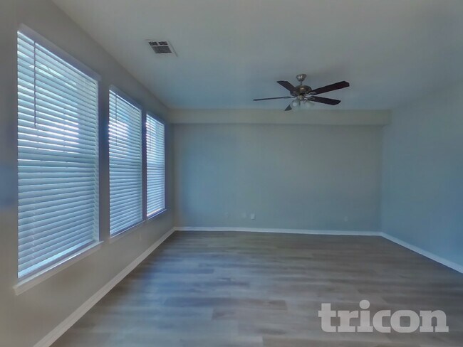 Photo - 2705 Lauren Way