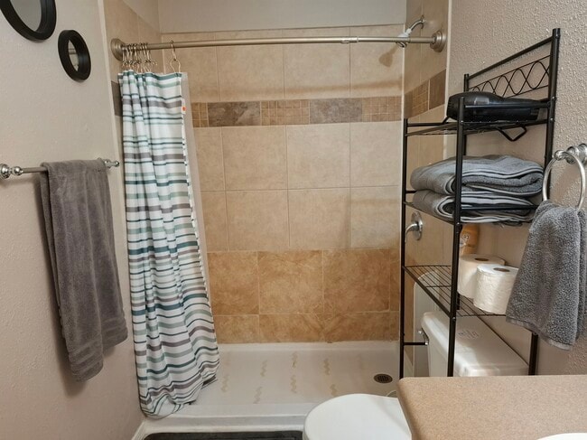 Photo - 1406 Pennsylvania St NE Unit Fully furnished Uptown 2BD condo