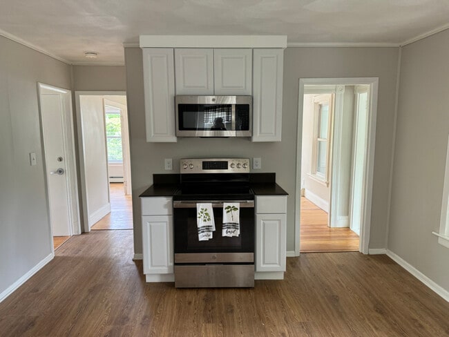 Photo - 3 Eastman St