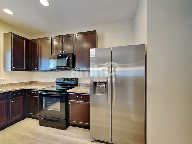 Photo - 84 Yarmouth Dr