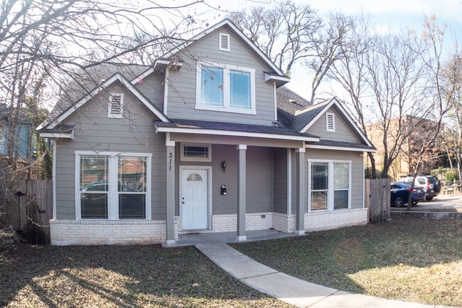 Photo - 311 W 35th St