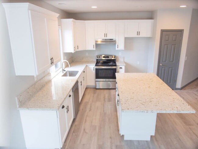 Photo - 633 Chandon Dr