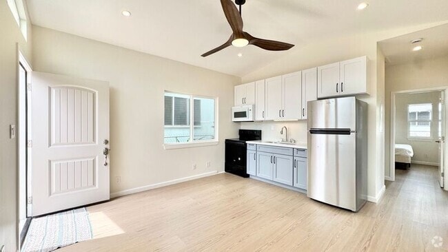 Building Photo - 421C Olomana St Unit A Rental