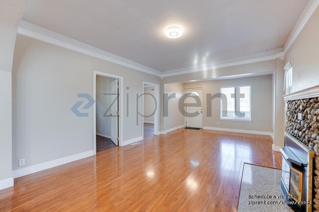 Photo - 4321 5th Ave NE