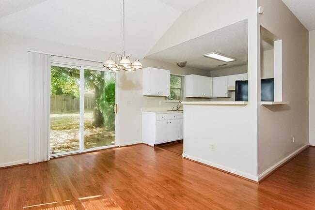 Photo - 214 Deer Bridge Dr