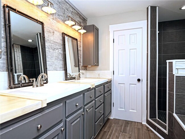 Photo - 2413 Crazyhorse Pass