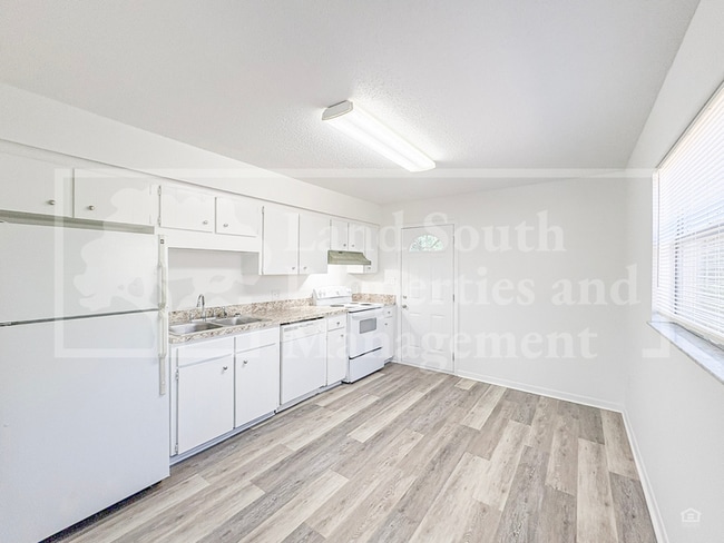 Photo - 1703 King Ave