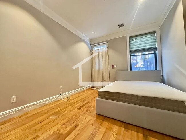 Photo - 9/1 No Fee! Fully renovated 2BR/2BA in South End!