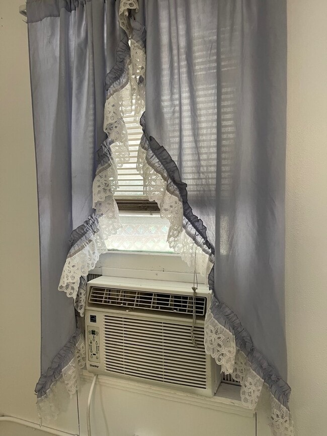 Photo - 130 E Broadway St