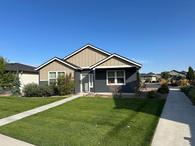 Photo - Single Level 2 Bedroom / 2 Bathroom House ...