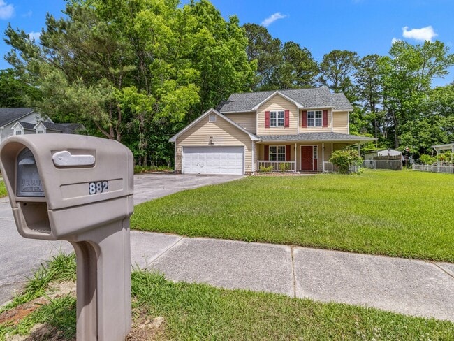 Photo - Country Club Area!