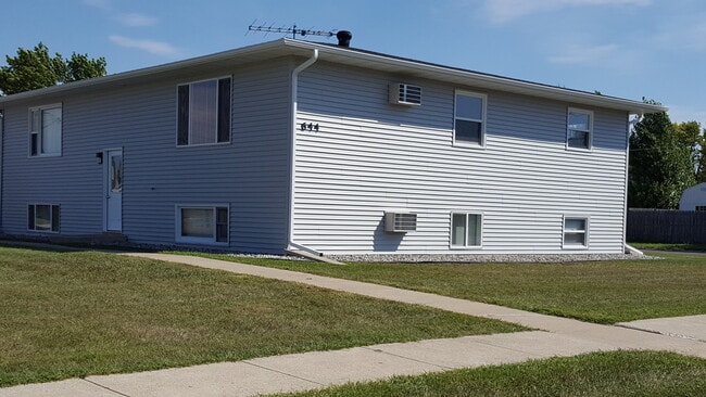 644 2nd Ave E West Fargo - 644 2nd Ave E
