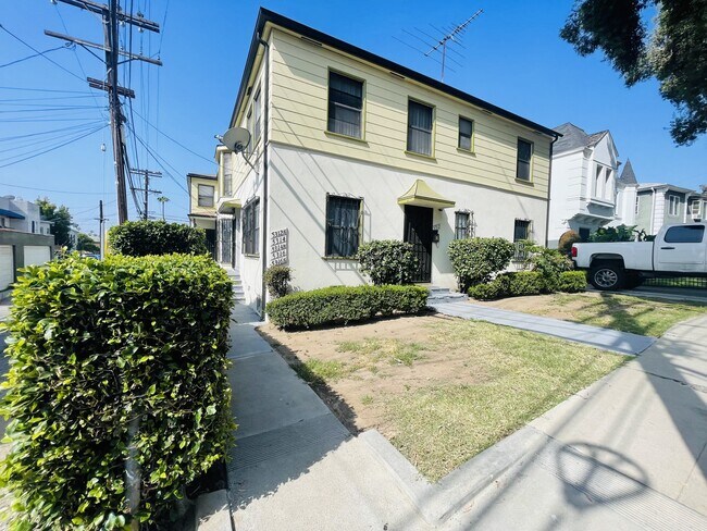 Photo - Lido Apartments - 5312-16 1/2 Packard St