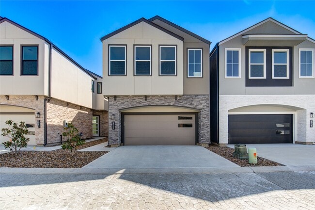 Photo - 2919 El Fenice Ln