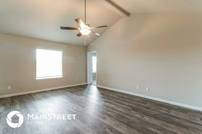 Building Photo - 1008 NW 6th St Rental
