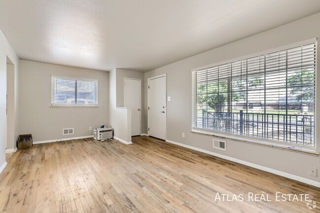 Building Photo - 3237 Tucson St Rental