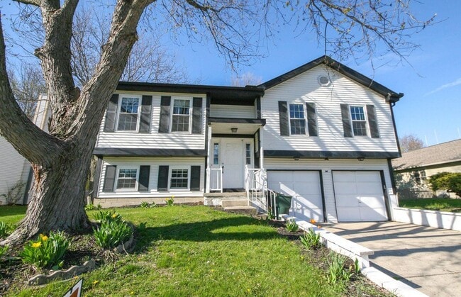 Building Photo - 1080 Arapaho Ave