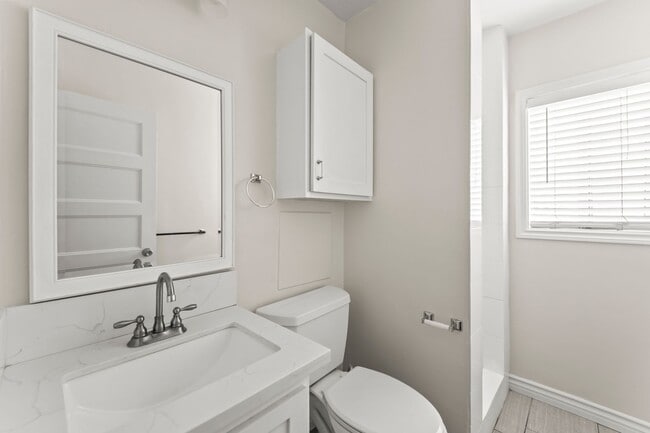 Photo - 4104 E 7th St Unidad 7