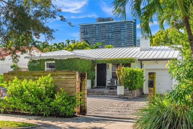 Photo - 738 NE 72nd Terrace