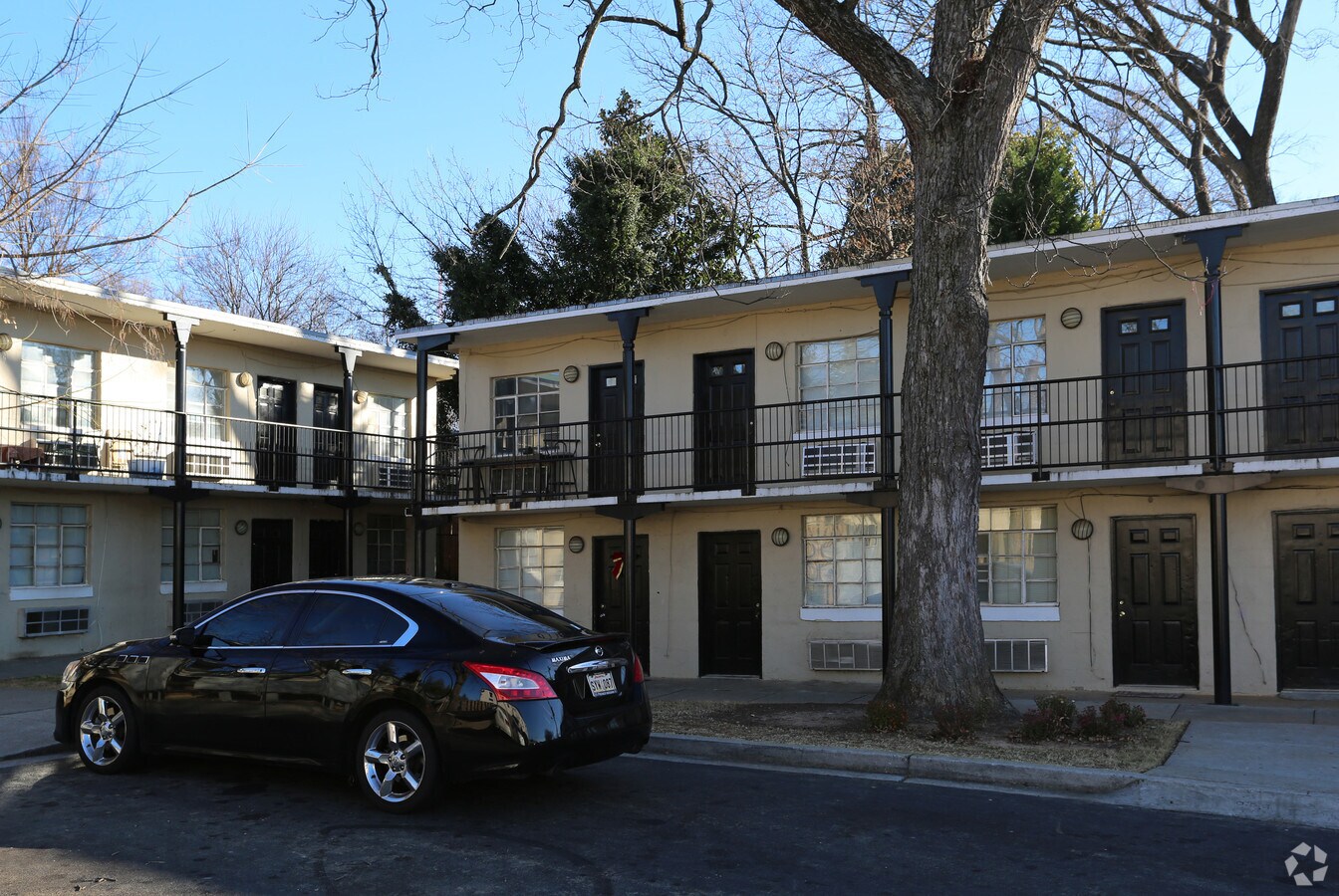 Photo - Henderson Place Apartments