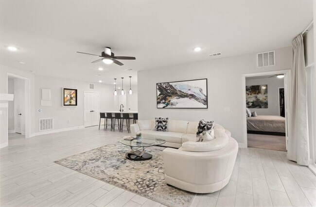 Photo - 6804 Westview Dr Unidad 1307