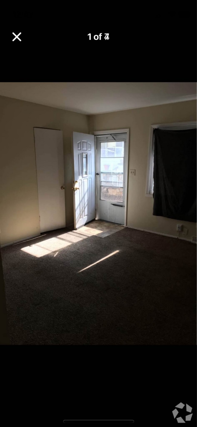 Building Photo - 1164 Tonawanda Ave Unit Duplex 1164 Tonawanda Ave Rental