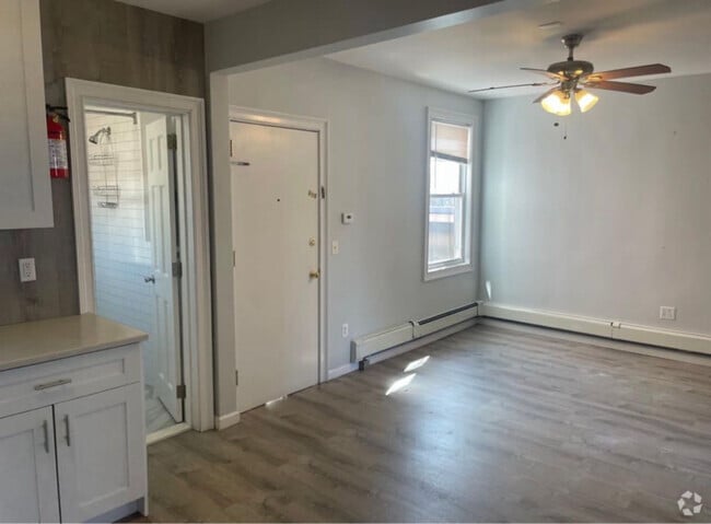 Building Photo - 1109 Main Ave Rental