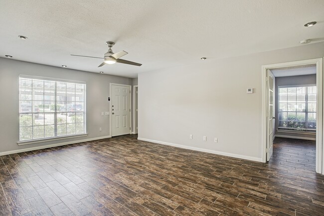 Photo - 1860 White Oak Dr Unit 363