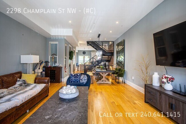 Photo - 2298 Champlain St NW