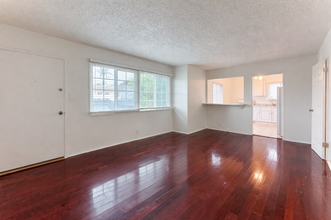 Photo - 906 Edgewood St Unidad 2