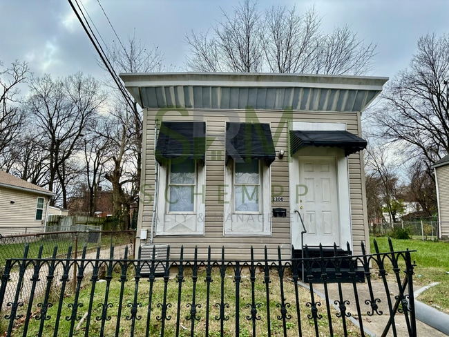 Building Photo - 2 Bedroom house in West Louisville- Section 8 accepted