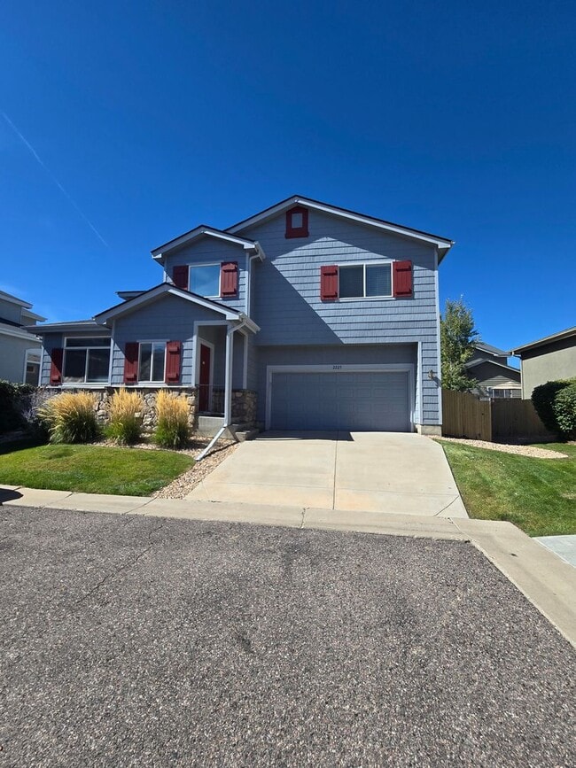 Building Photo - Spacious well maintained 3 bedroom home