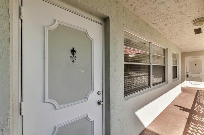 Photo - 2201 NE 36th St Unit 205