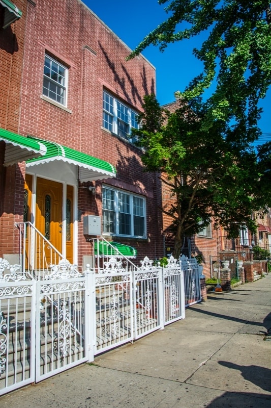 Building Photo - 3347 Seymour Ave Unit 2F