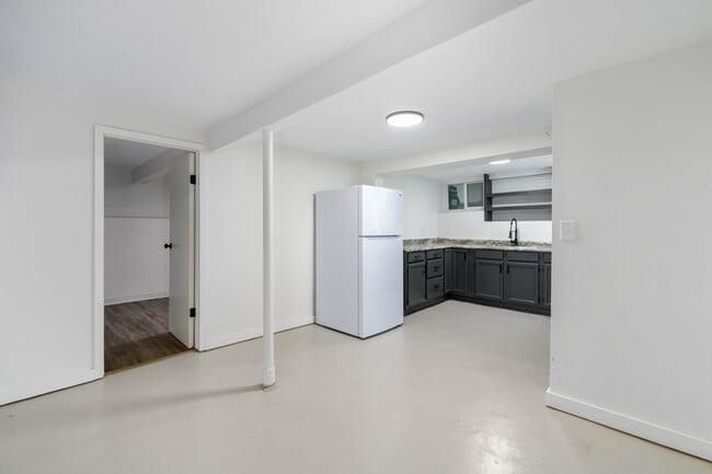 Photo - 128 E 10th Ave