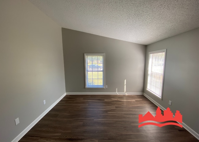 Photo - 4735 Chevron Rd