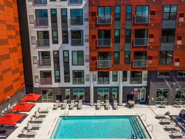 Beekman en la piscina Broadway (compartido por ambos edificios)