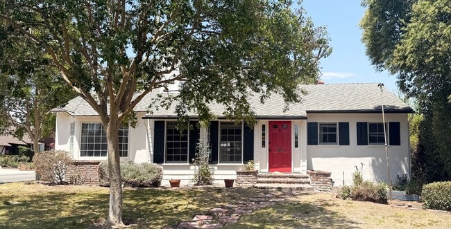 Building Photo - 3205 George Cir