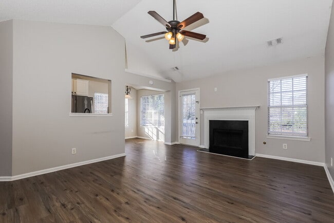 Photo - 200 River View Ct