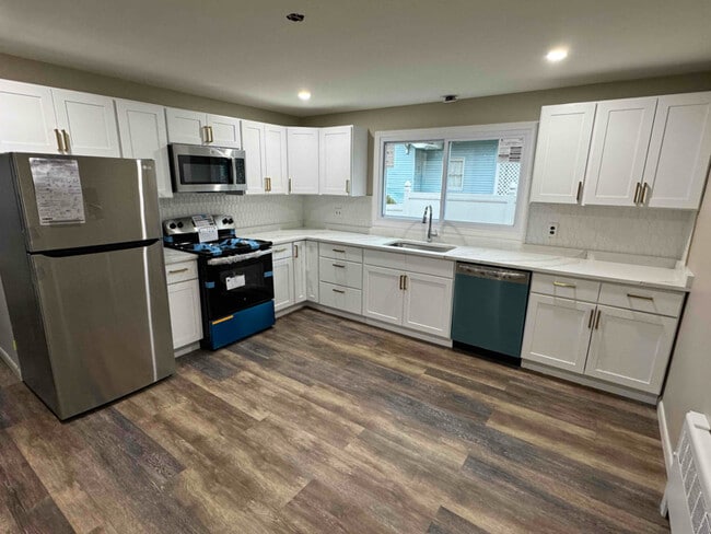 Building Photo - 130 Lake Ave