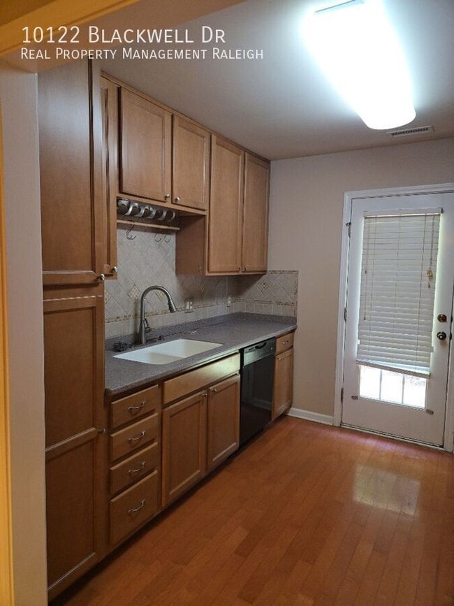 Photo - 10122 Blackwell Dr