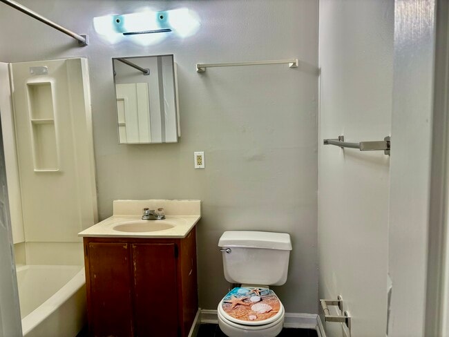 Photo - 3124 Vermont Ave