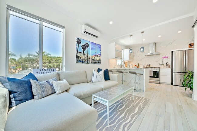 Photo - 732 Ventura Pl Unidad 4