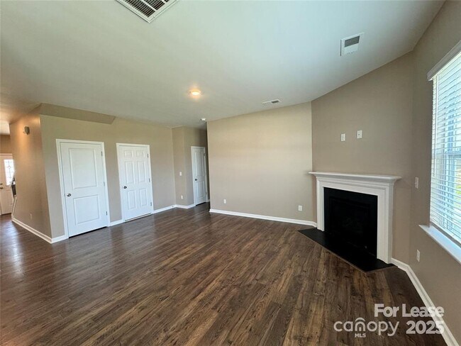 Photo - 159 Cherry Birch St