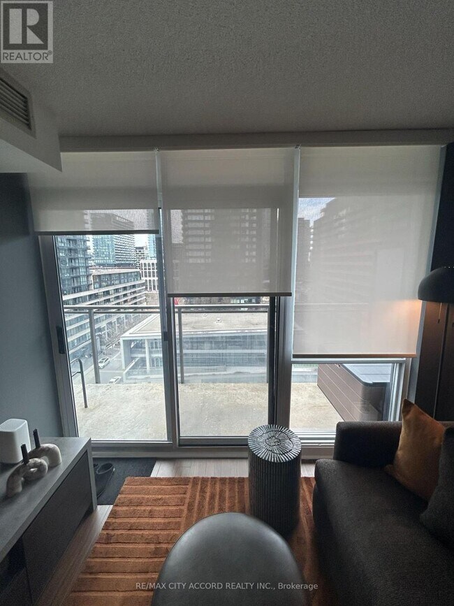 Photo - 15 Fort York Blvd Unit 1505