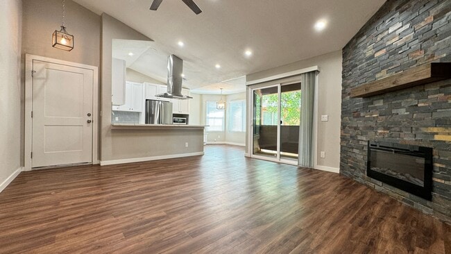 Photo - Southwest (Irvington and Midvale Pk) top f...