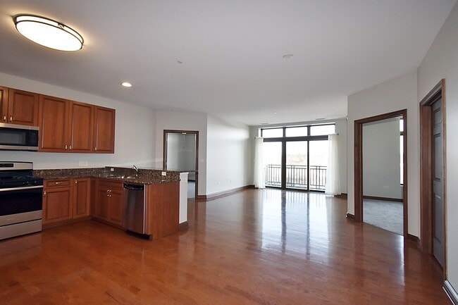 Photo - 160 S River St Unidad 311